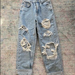 BDG Urban Outfitter High-rise Baggy Ripped Mom Jeans size 26 inch